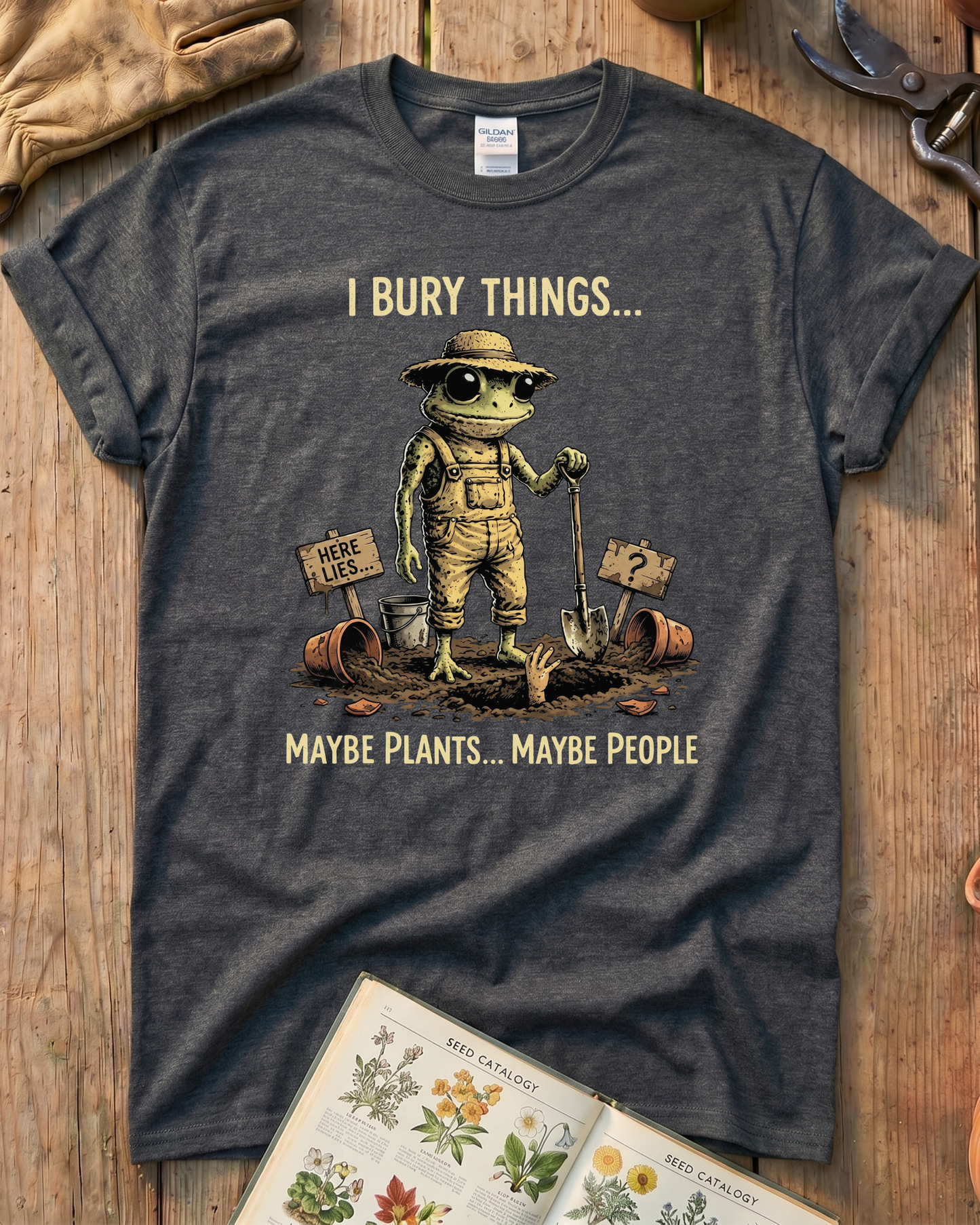Funny Frog Gardener Plant Lover T-Shirt