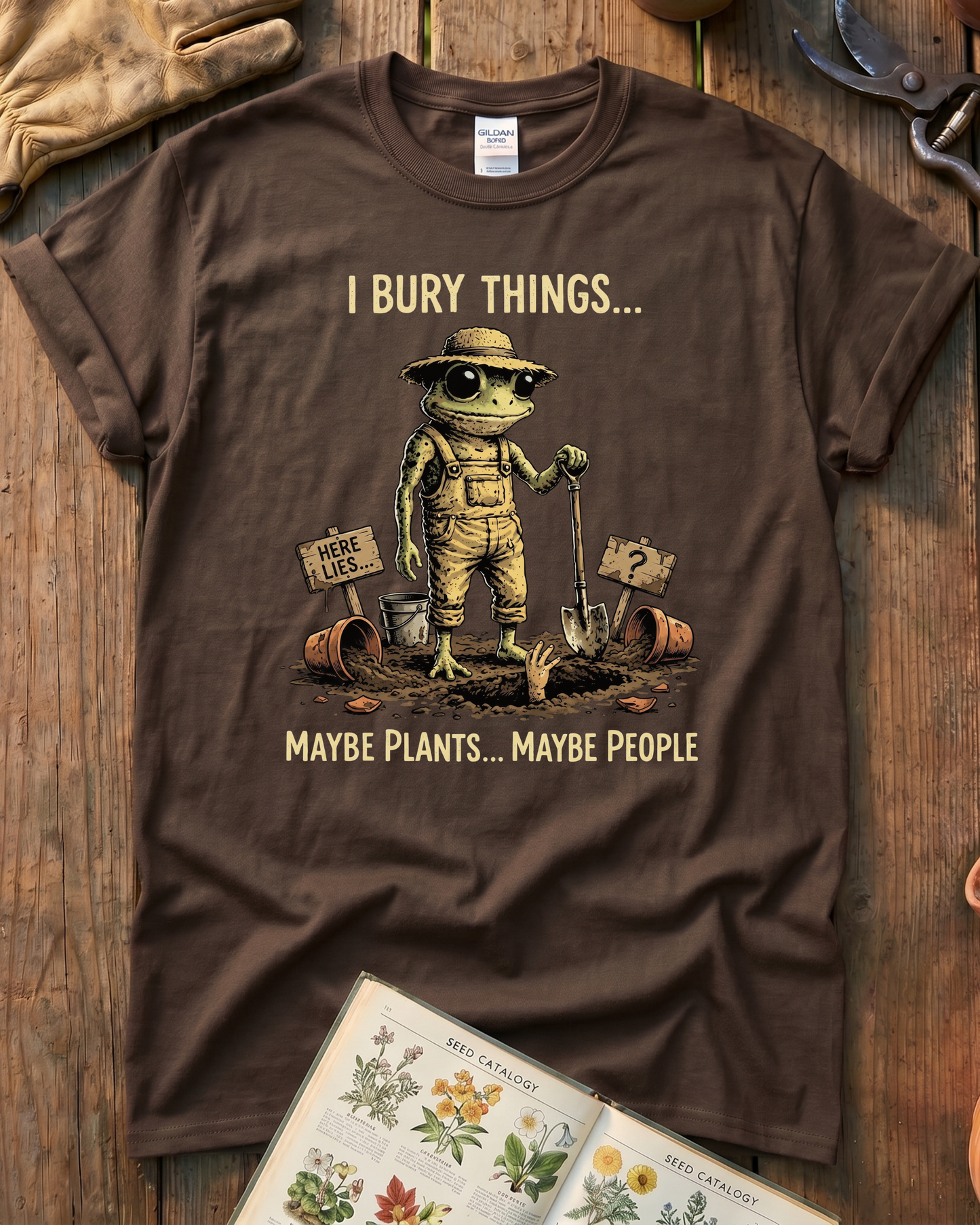 Funny Frog Gardener Plant Lover T-Shirt
